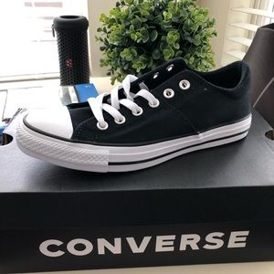 NWT Converse Madison OX